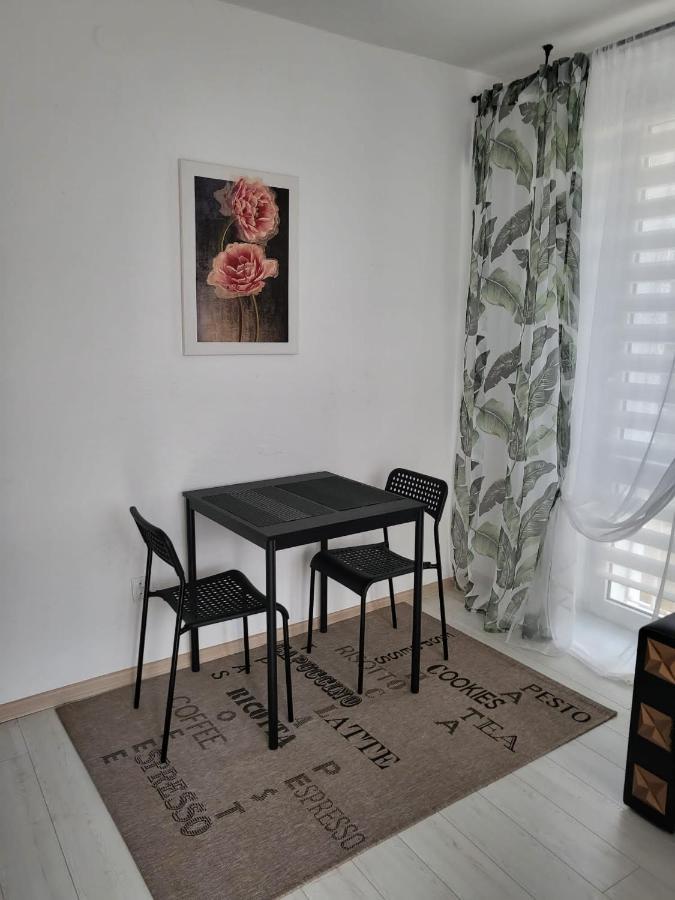 Апартаменты Apartament Zorzy Przy Instytucie Kardiologii Anin Варшава Экстерьер фото